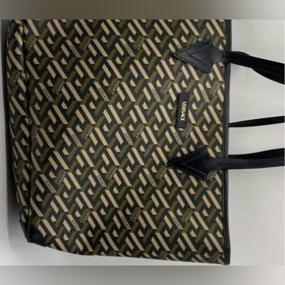 Greca tote bag - MediumCanvas and leather.comes with a pouch bag. Authentic.